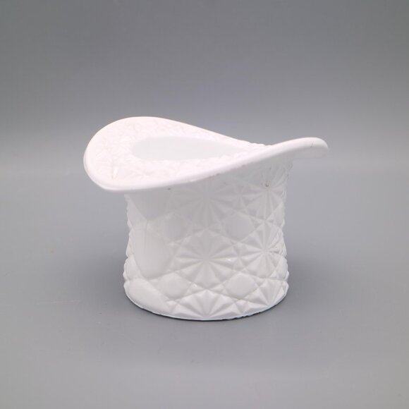 Fenton Other - Vintage Fenton Milk Glass Top Hat Daisy and Button Pattern Vintage 1960's #3705